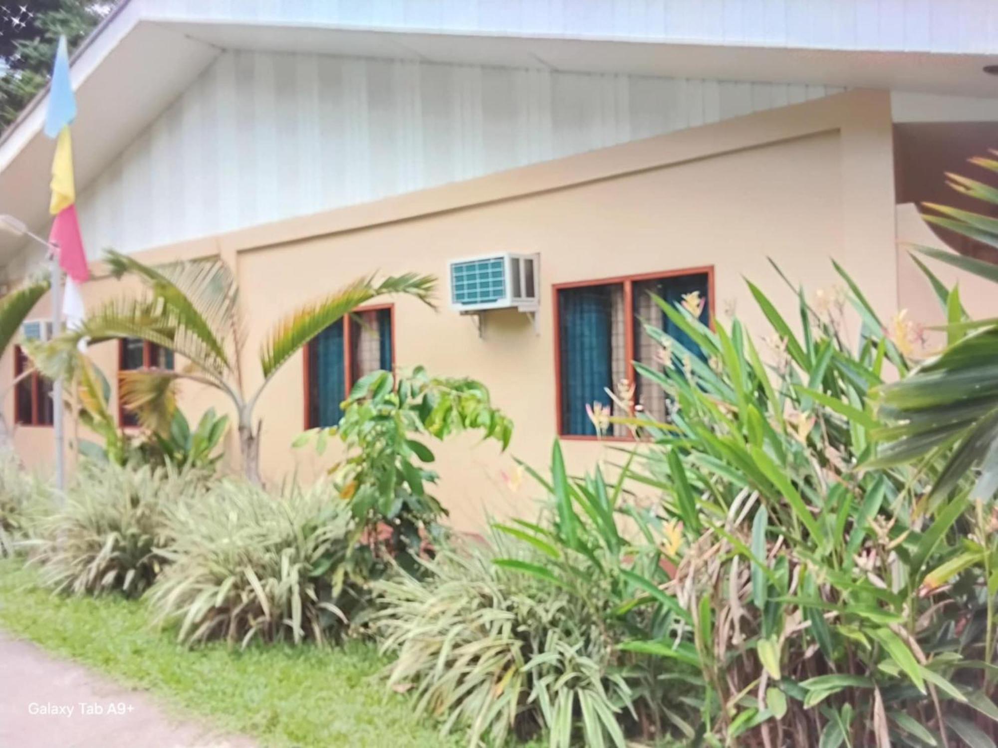 Camiguin Lanzones Resort Mambajao Chambre photo