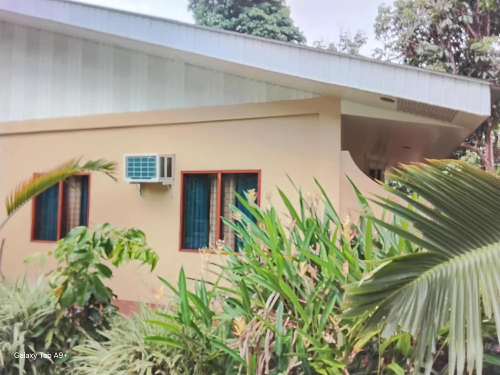 Camiguin Lanzones Resort Mambajao Chambre photo